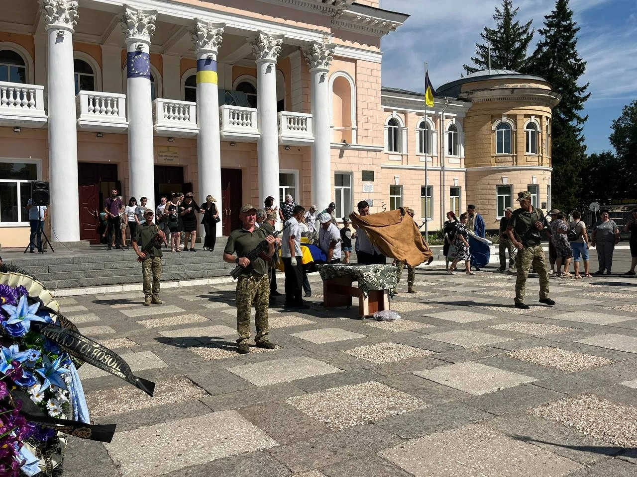 Первомайськ провів в останню путь захисника Микиту Лютенка