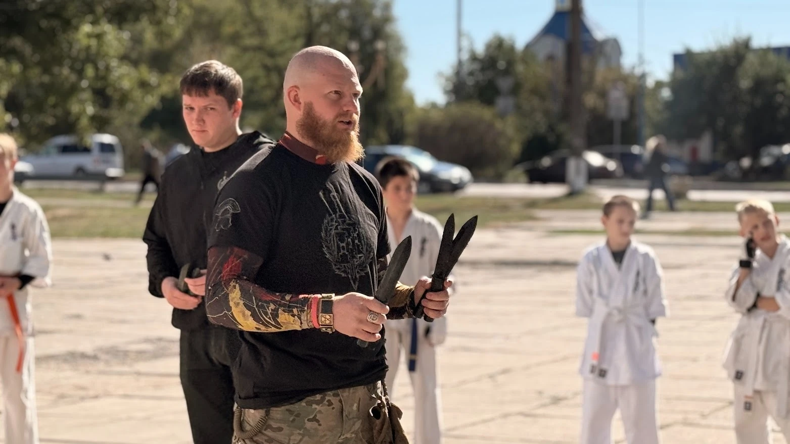 У Первомайську каратисти ІКО провели відкрите тренування та вчилися ножового бою від бійців 3 АК