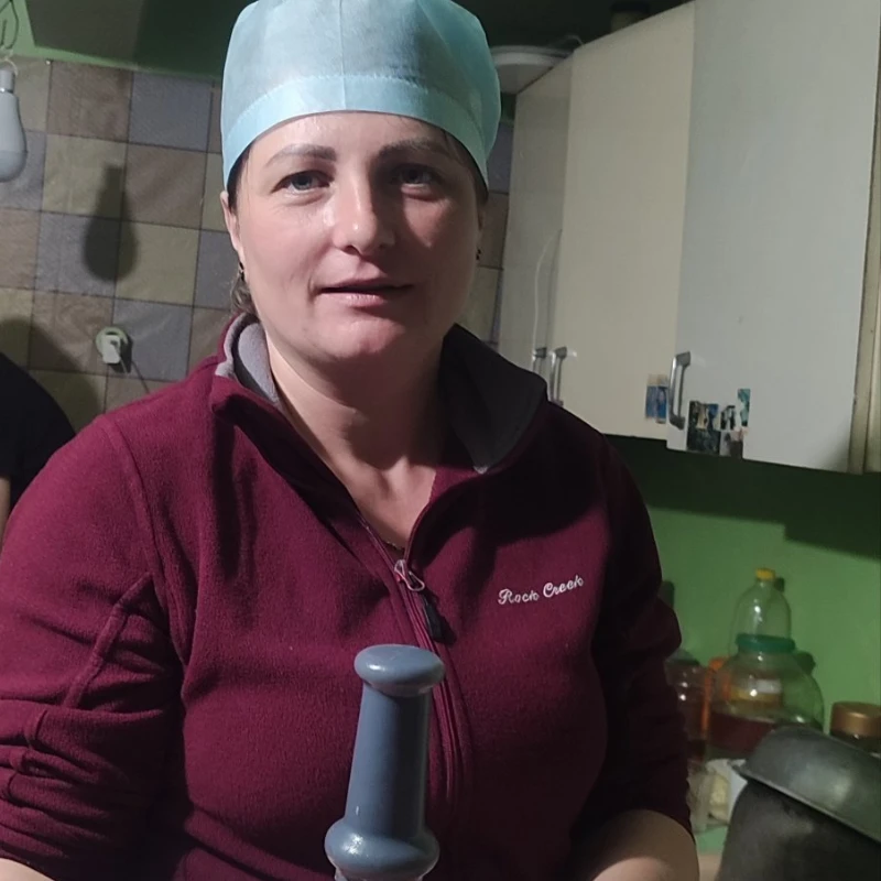 «До борщу ми додаємо любов»: як «Бандурські кухарочки» п’ятий рік готують для військових