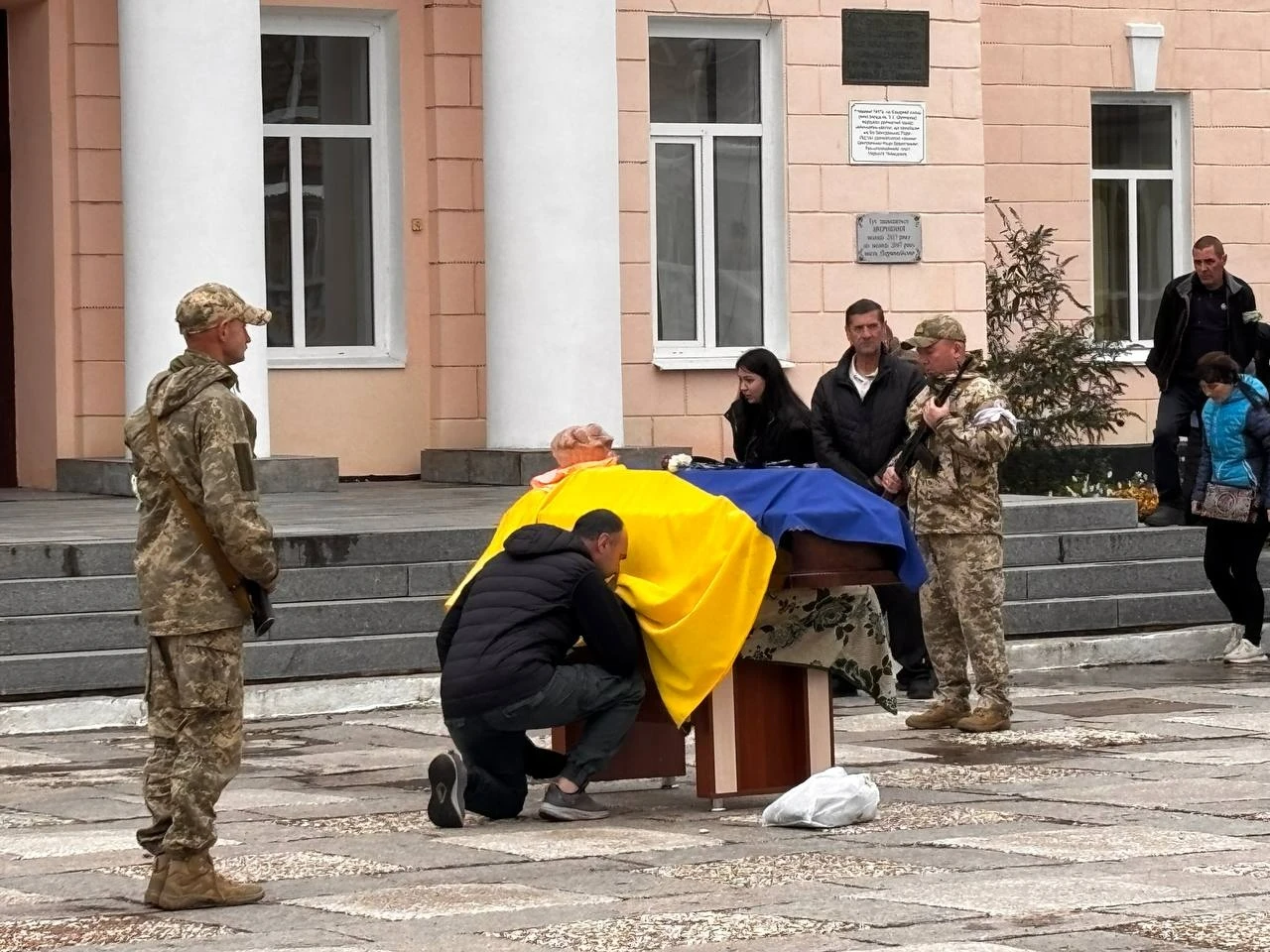 Майже два роки невідомості: Первомайськ поховав старшого солдата Євгенія Князєва