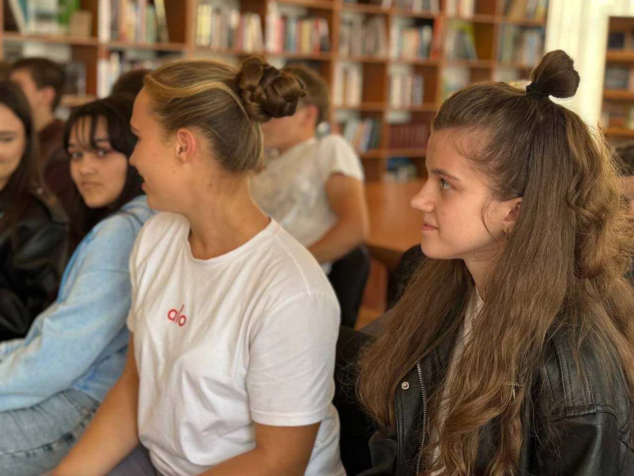 У Первомайській міській бібліотеці говорили про українське кіно та Миколу Вінграновського