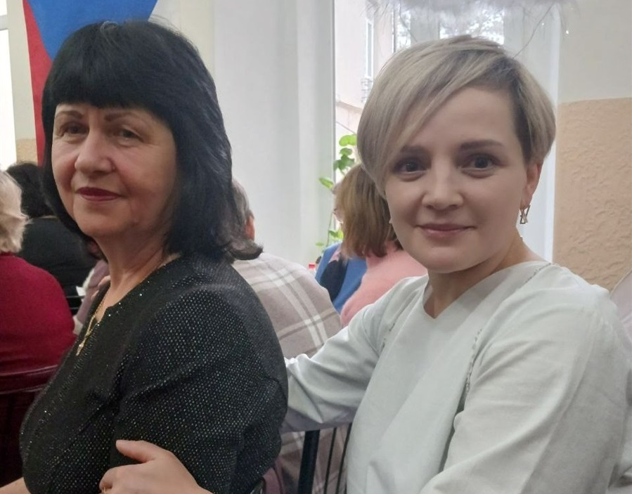 Людмила та Вероніка Уштан