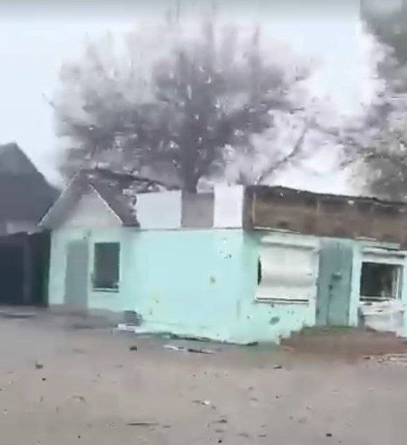 Покинуті будинки росіяни грабували