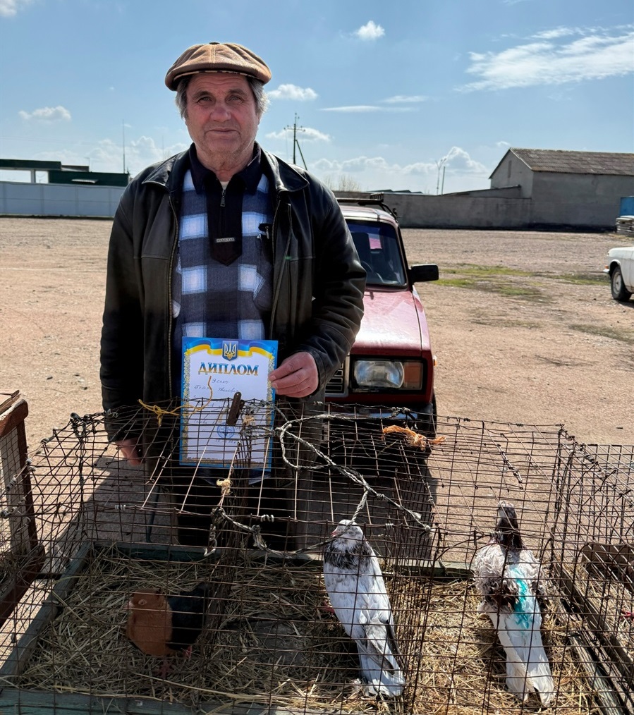 Петро Ясько та його птахи