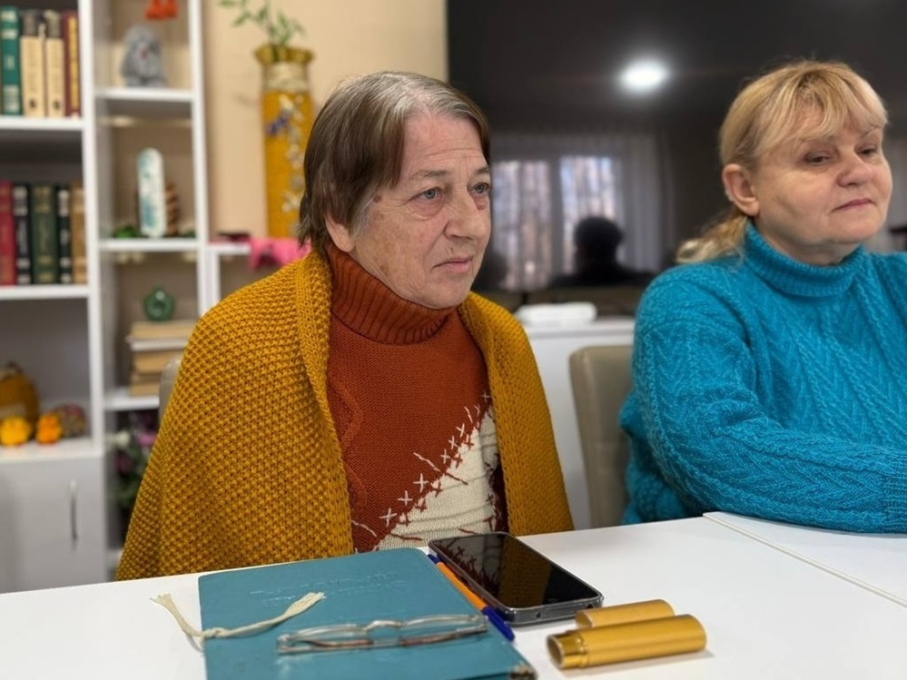 Людмила Іванівна на занятті Університету третього віку