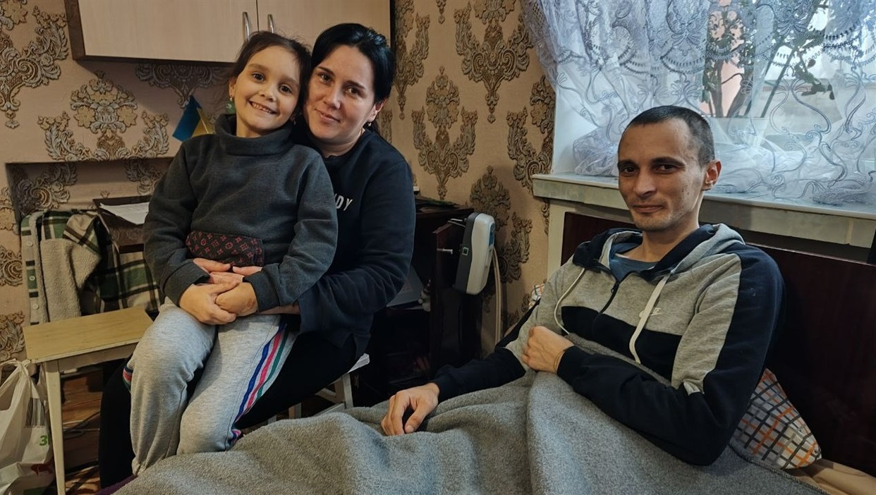 Віктор Богачов із дружиною та донькою