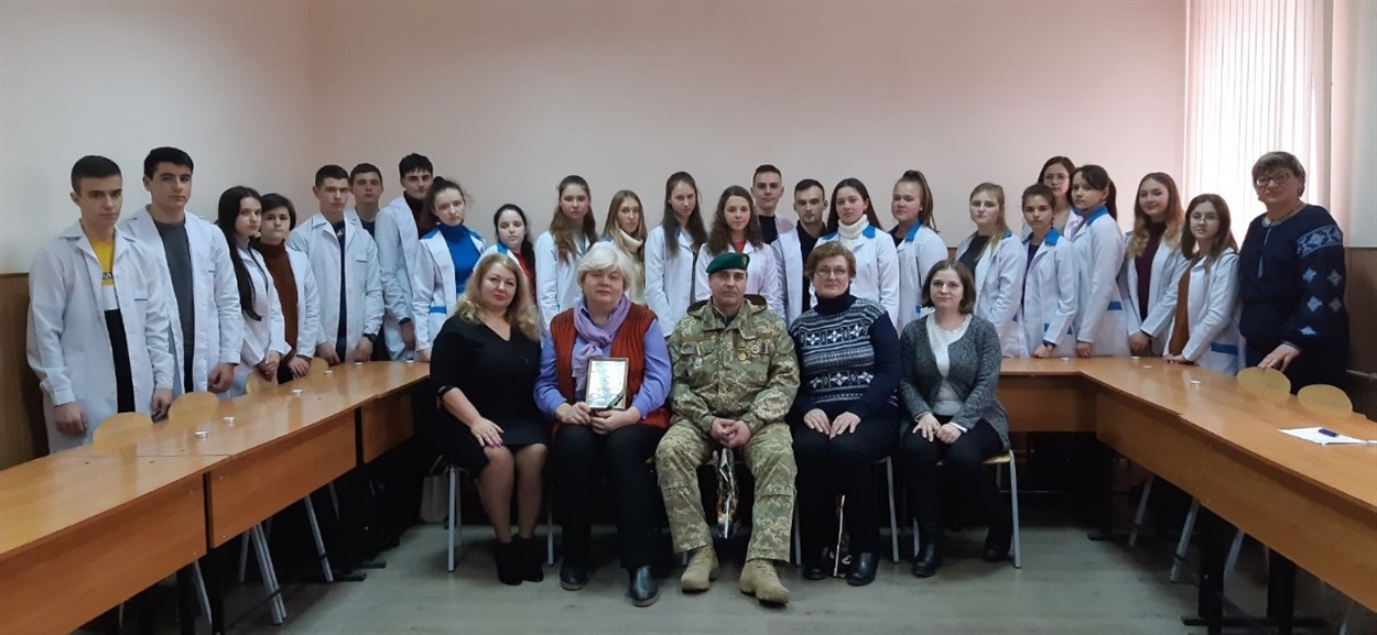 Віталій зі студентами та викладачами