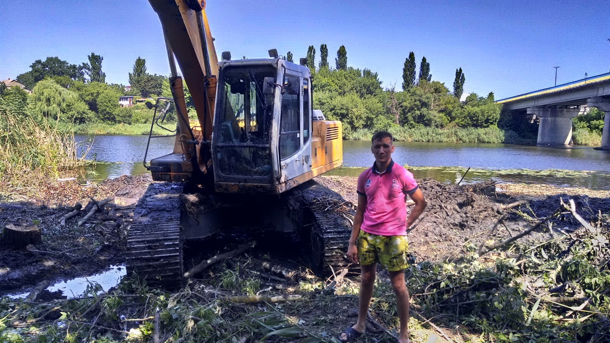 Водій екскаватора Валерій