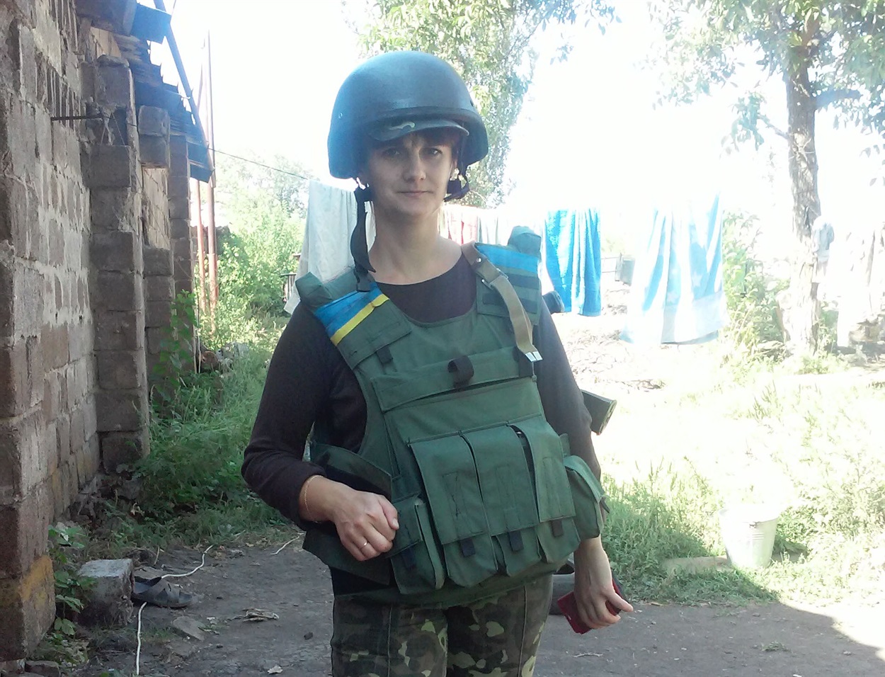 Наталія — тендітна красуня у військовій формі