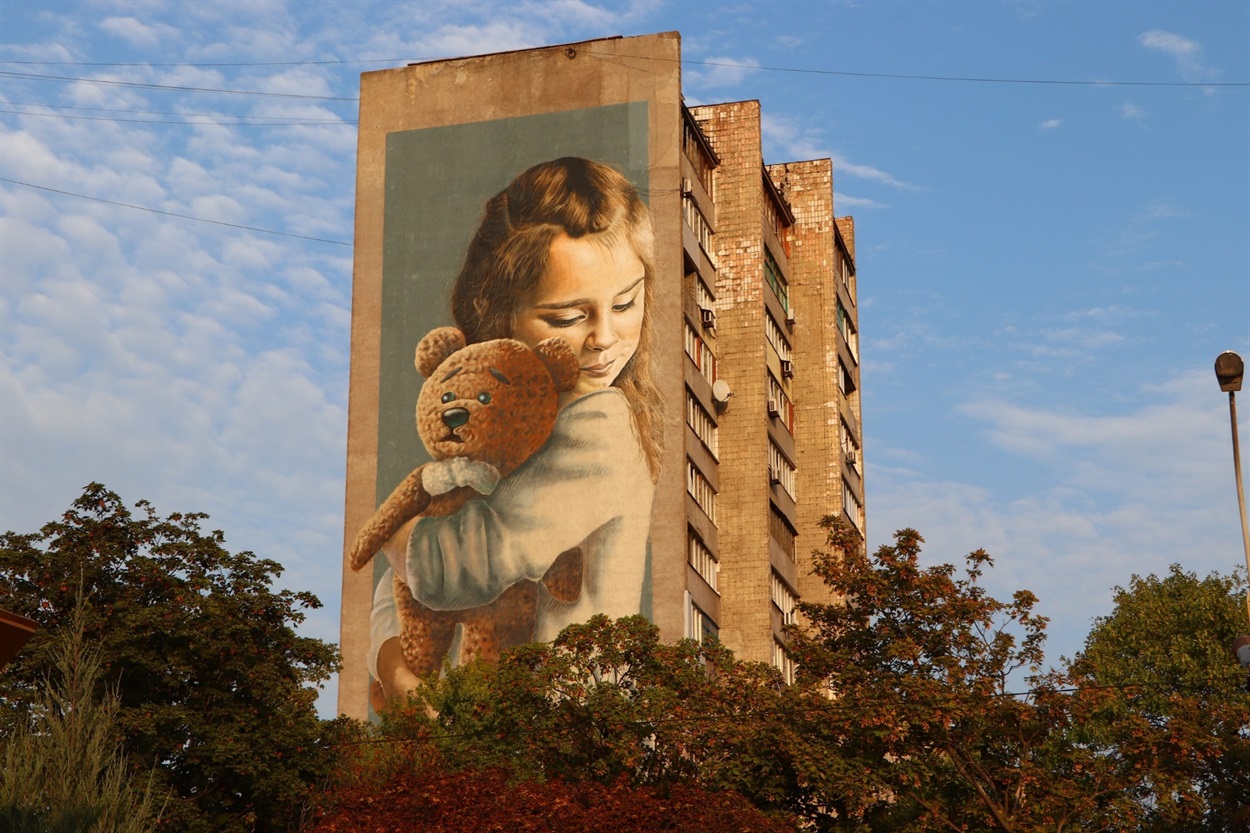 Мурал “Мілана”. Маріуполь