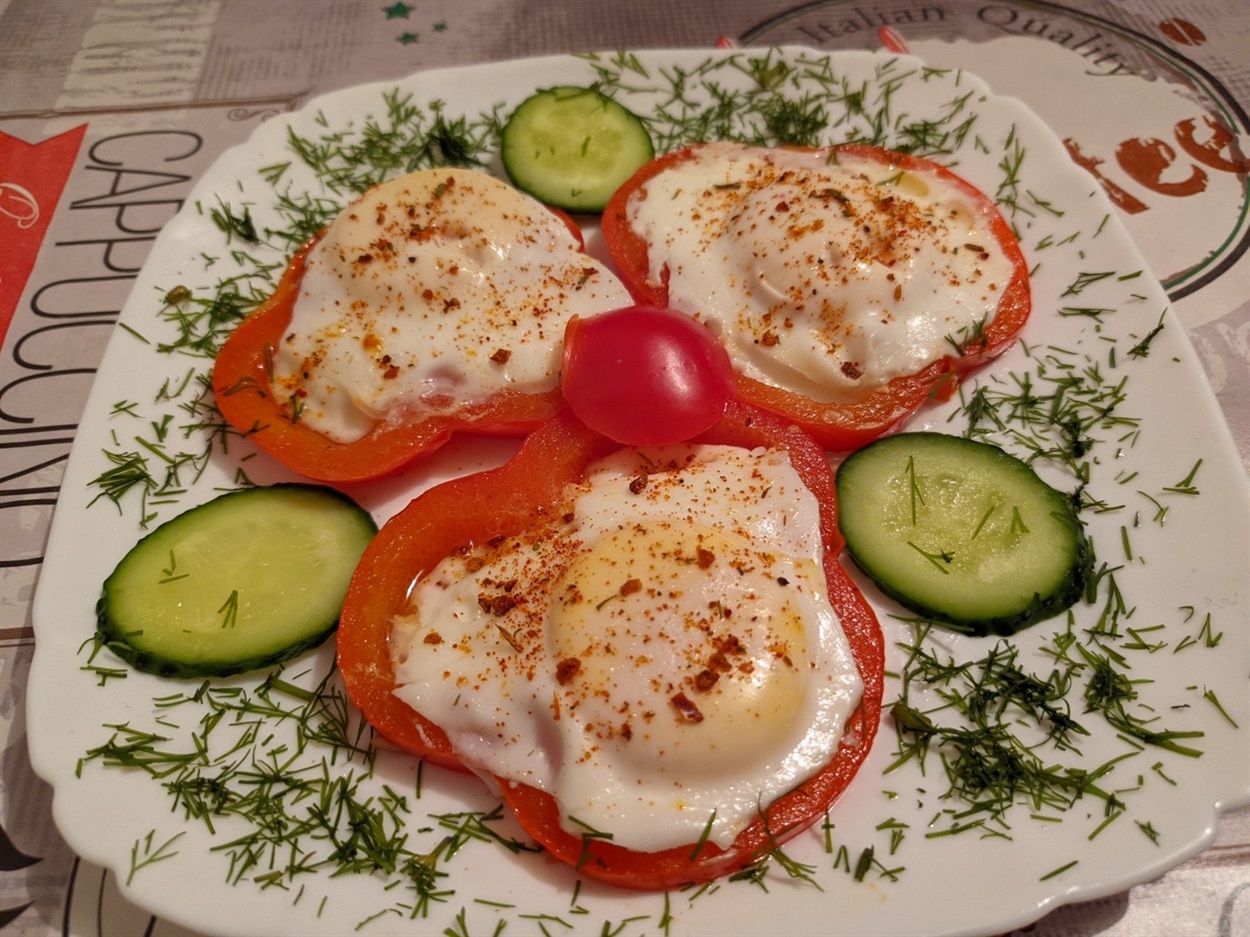Яєчня в болгарському перці
