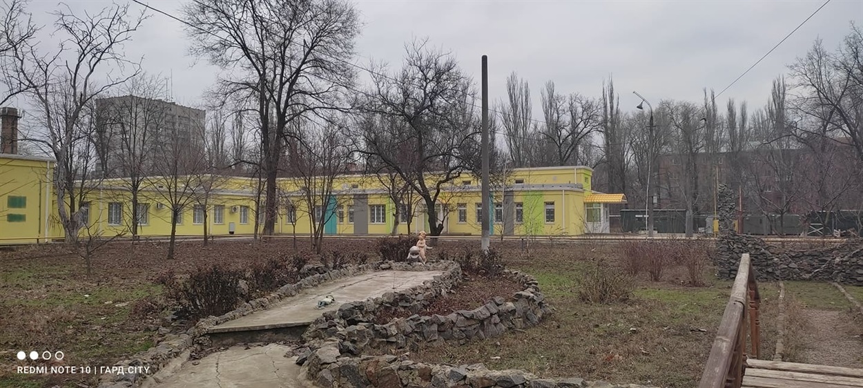 Радіологічний корпус Миколаївського обласного онкоцентру. Тут Костянтину ще належить лікуватися після хіміотерапії. Потрібно завчасно записуватися в чергу