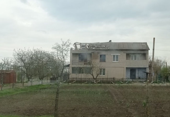 Обстріляна 2-поверхівка на станції