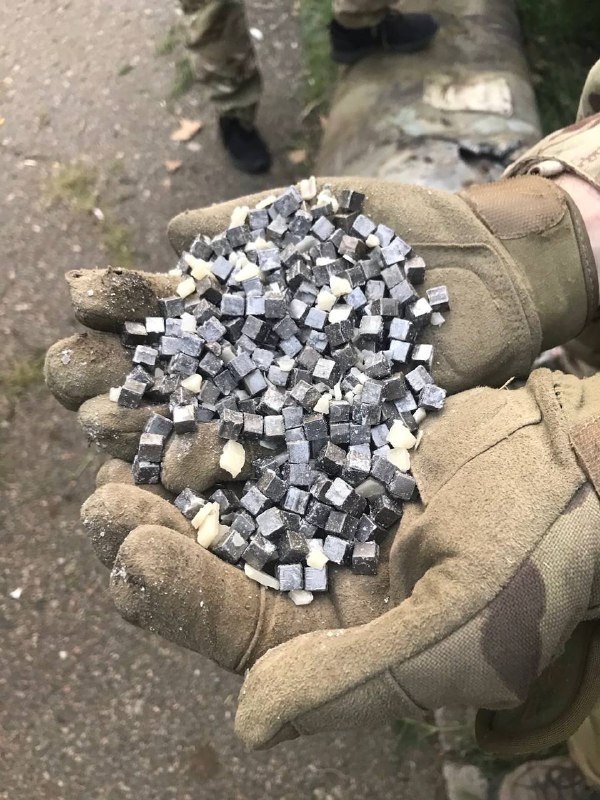 Шрапнель ракети С-300, яка впала в центрі Миколаєва