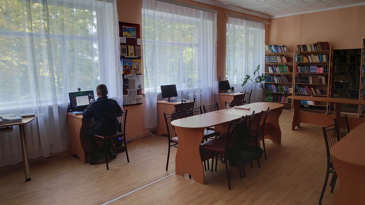 У дітей є можливість займатися у шкільній бібліотеці