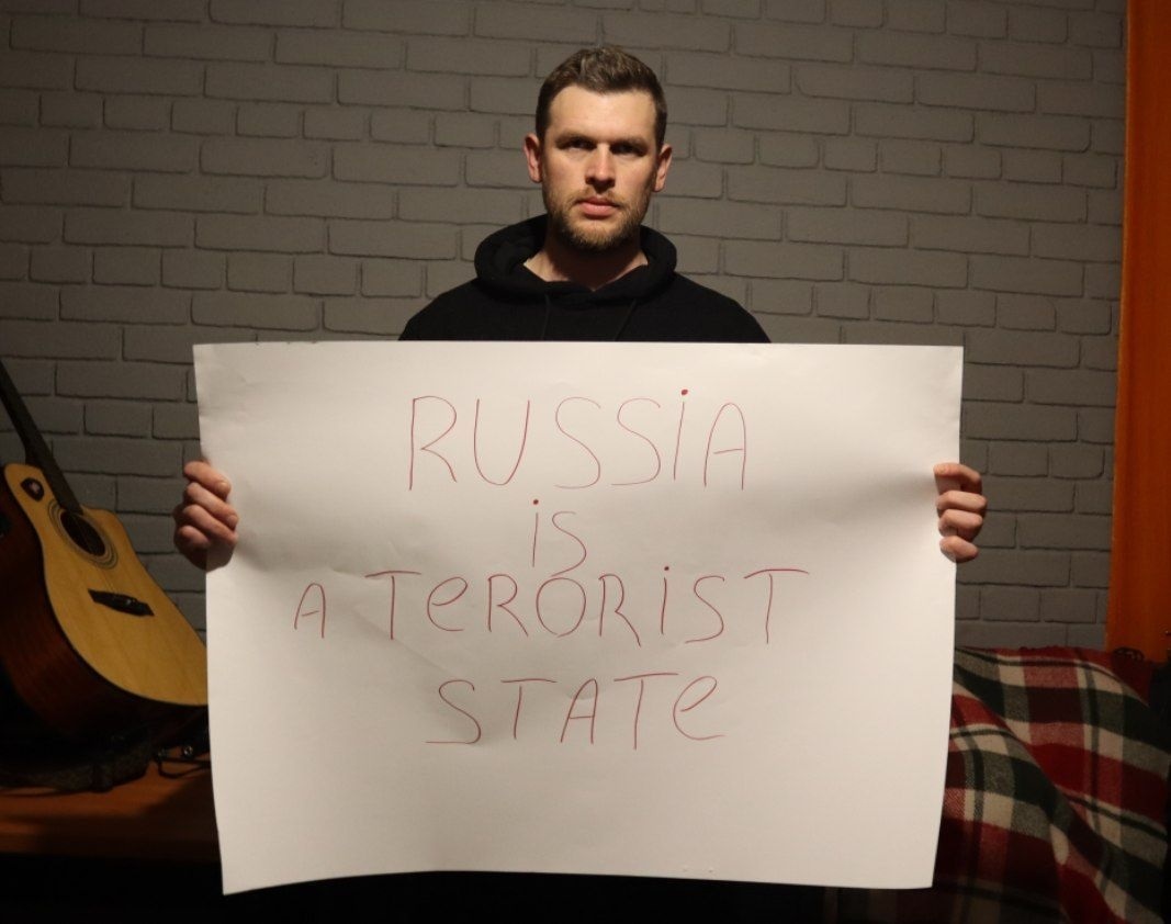 Фронтмен гурту Кріптекс Олександр Гурський