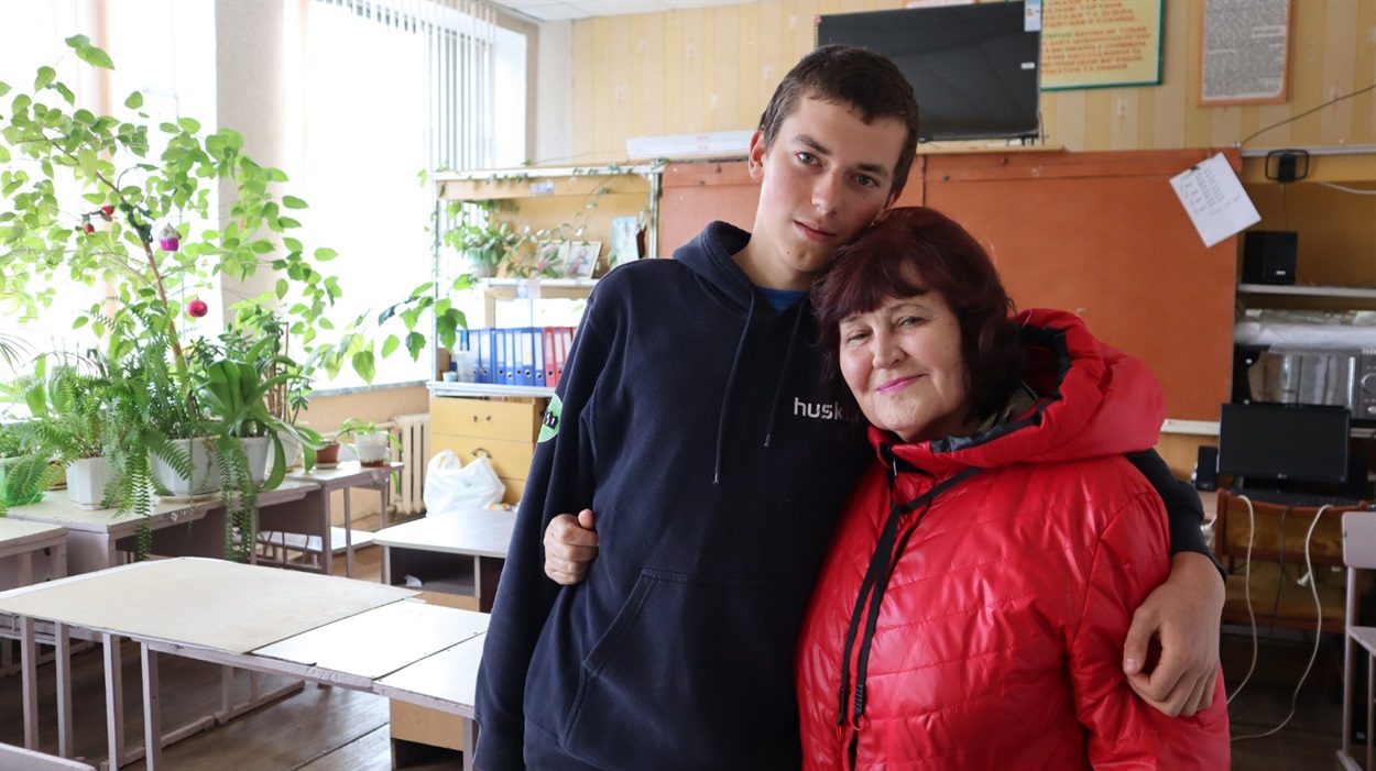 Микола Задорожний та Людмила Звонарьова, класна керівничка 
