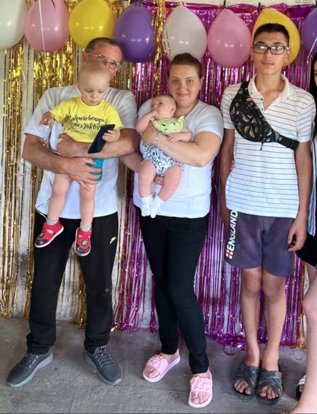 Руслан, Вікторія, В'ячеслав, Тимур та Емілія 