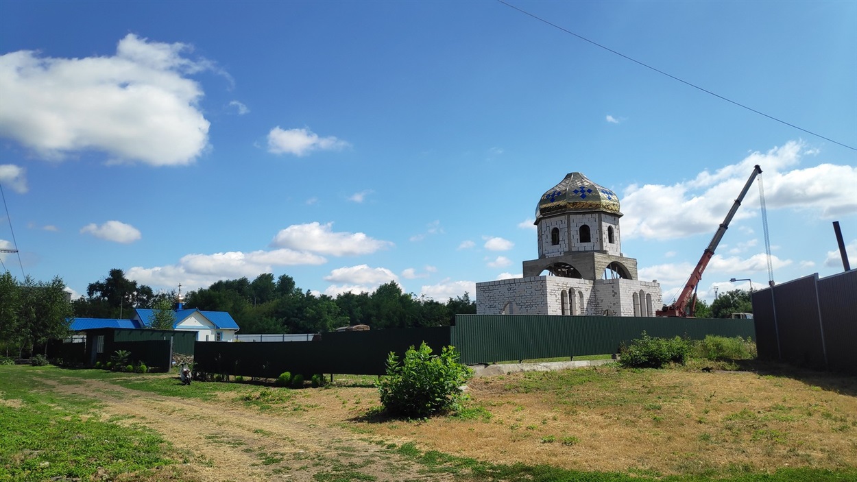 Встановлення купола на новий храм