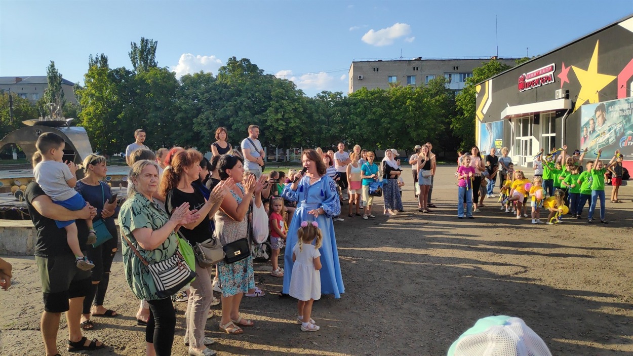 Співає Катерина Пасічник