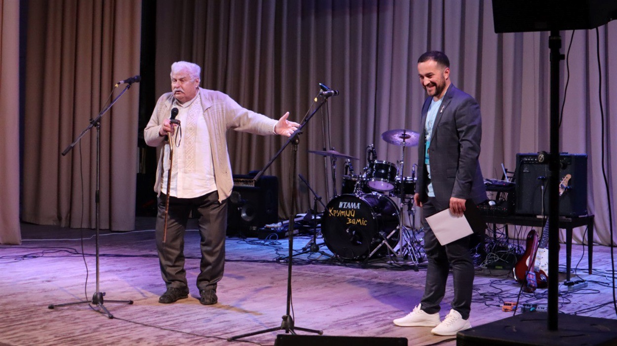 Олекса Різників виступає на «Вінграновський ART FEST»