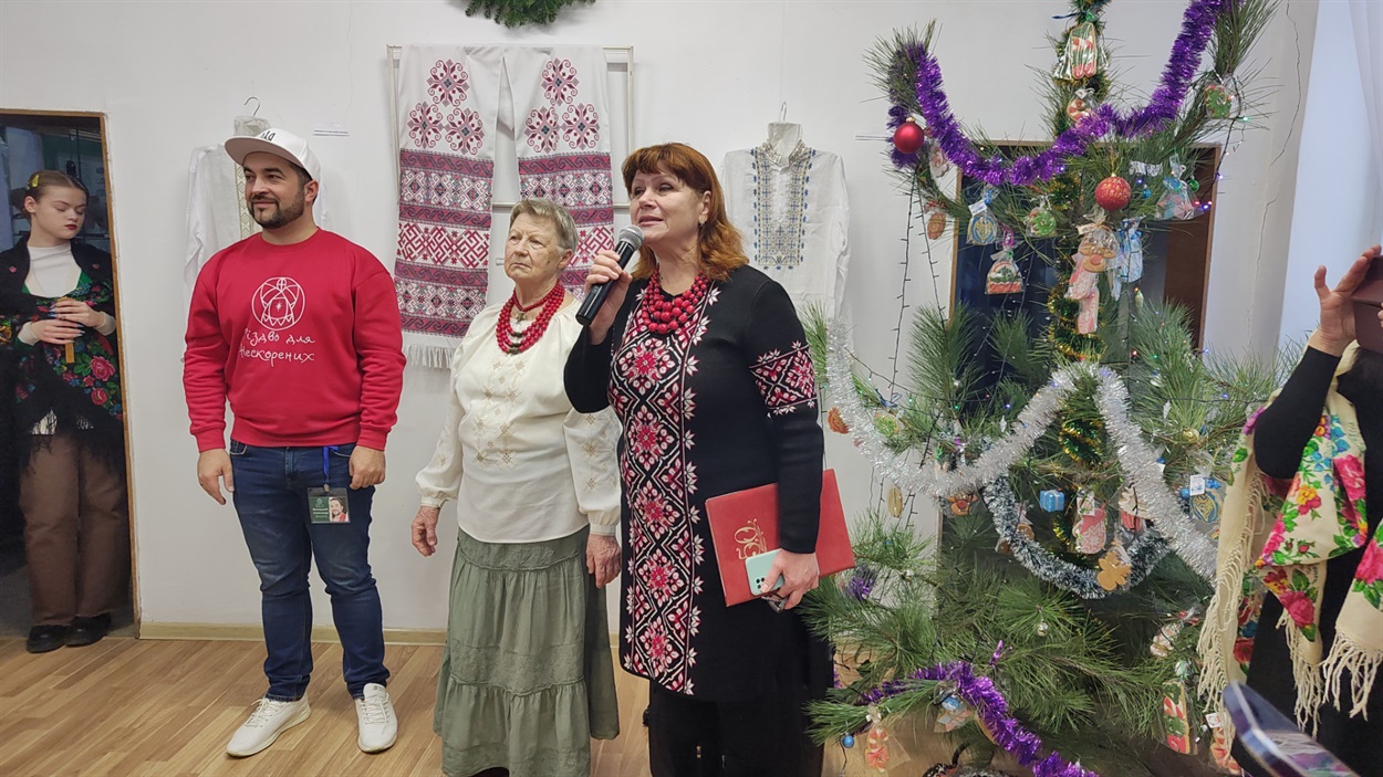 Виступає Ольга Островська
