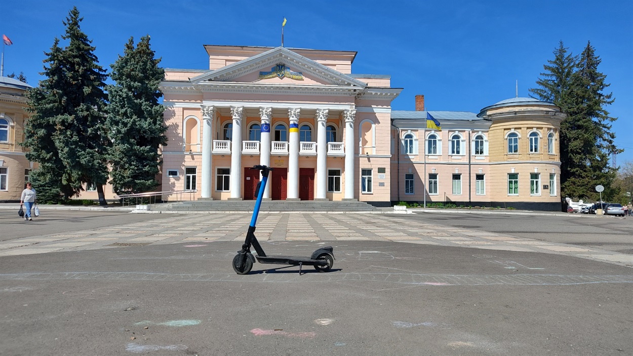 Самокат на центральній площі