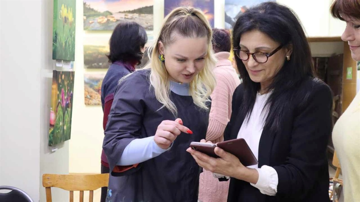 Дарія Бондар та Наталія Клименко у Первомайському краєзнавчому музеї