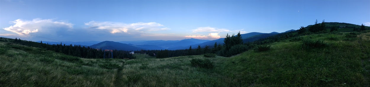 Вечорові Карпати. Панорама