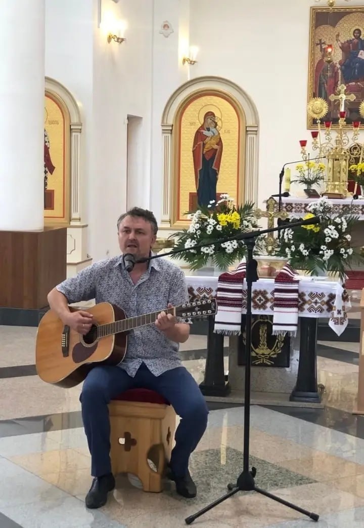 Володимир Савчук із піснею, присвяченою херсонцям