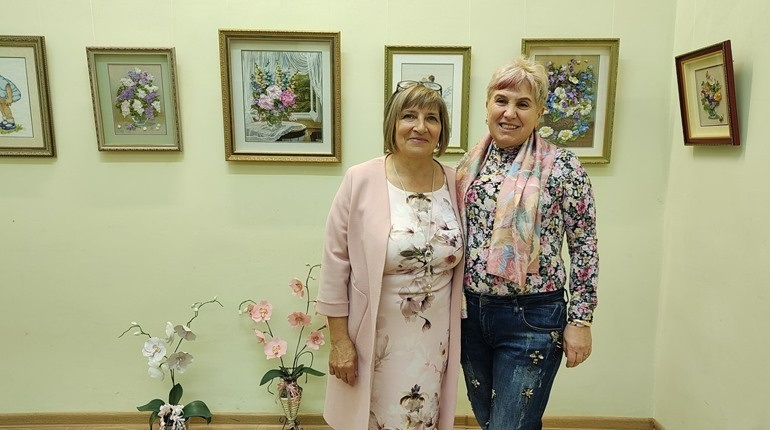 Тетяна Архіпова та Валентина Нагальнюк на виставці у музеї