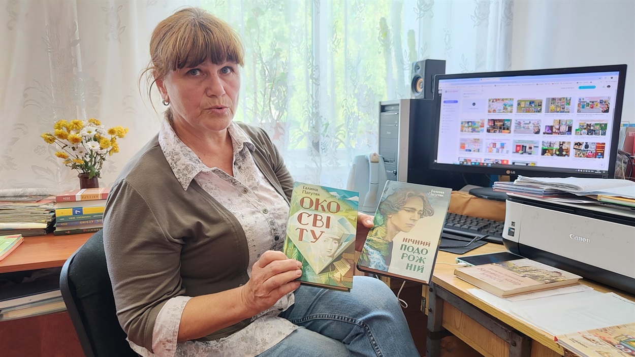 Ці книги пан Артем придбав для бібліотеки