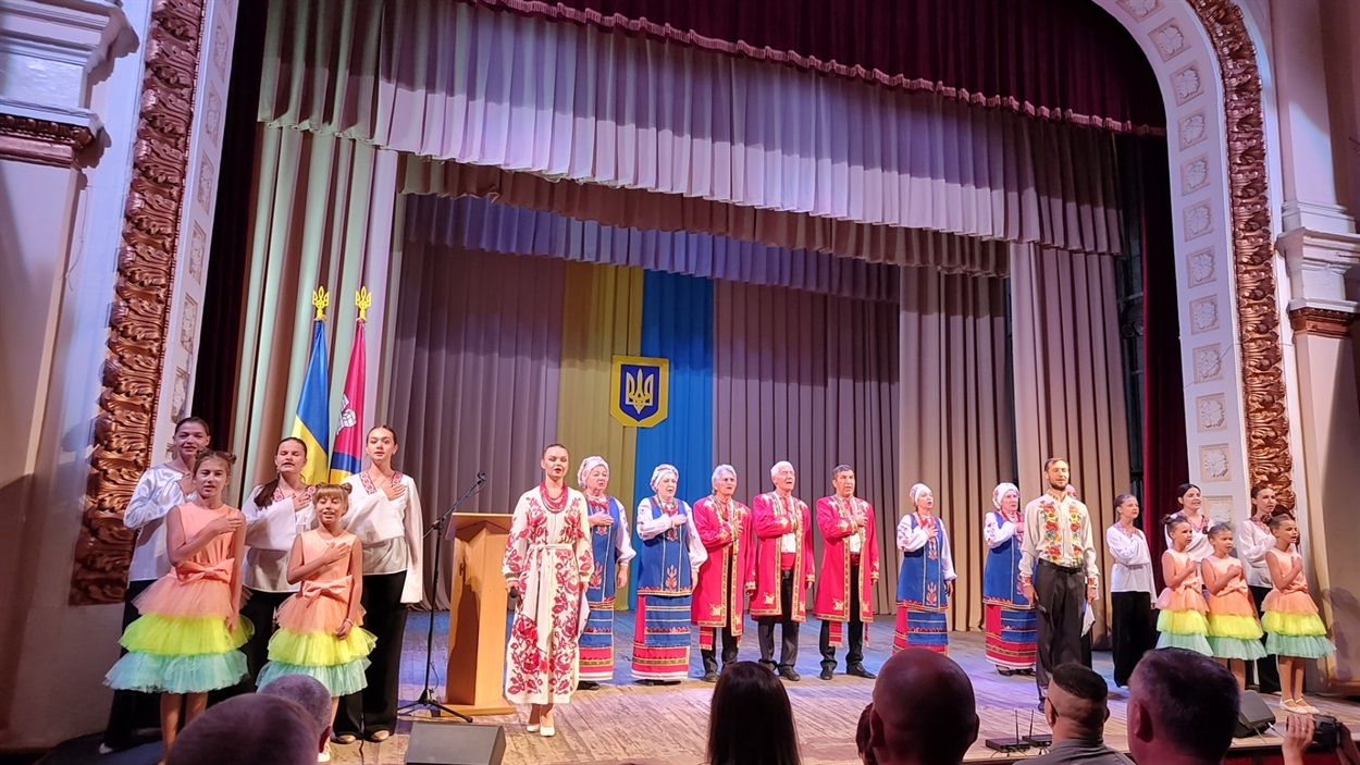 Лунає Гімн України