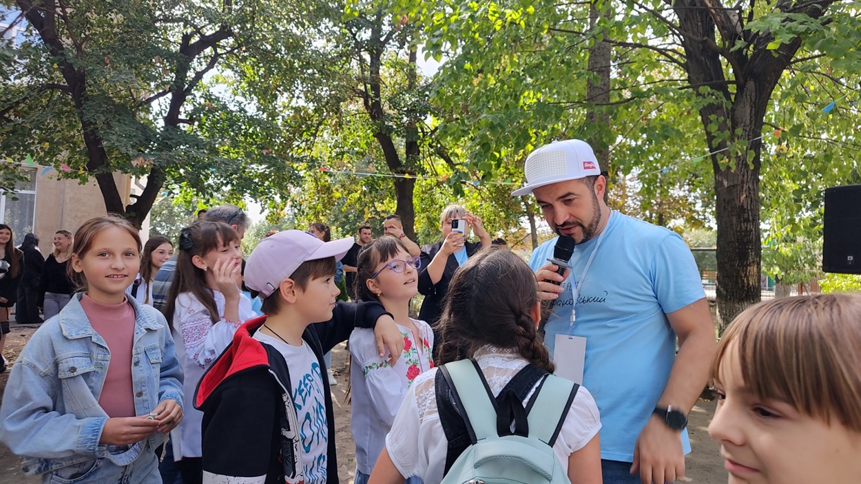 Олександр Висоцький відкриває артпікнік