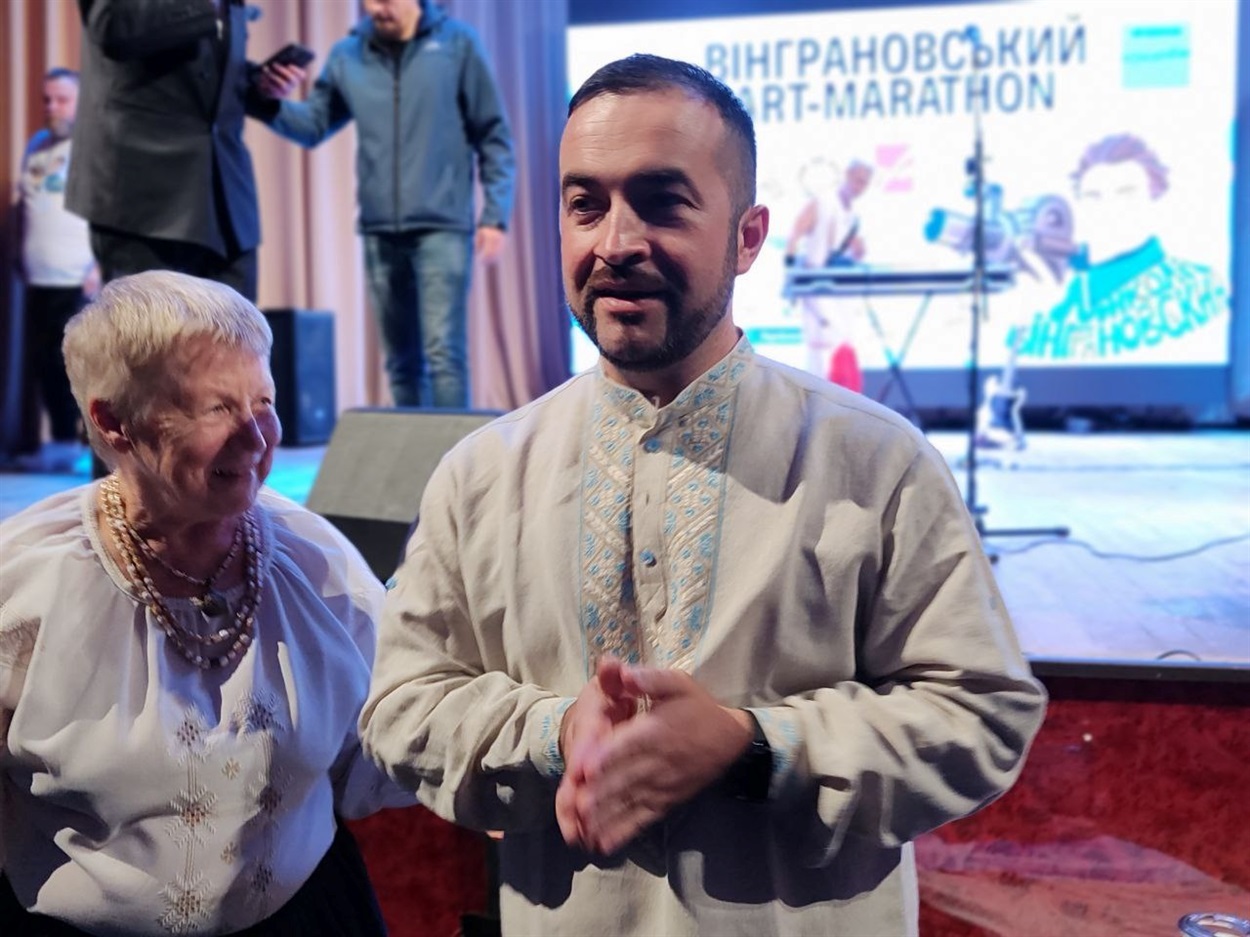 Олександр Висоцький у «вишиванці Вінграновський»