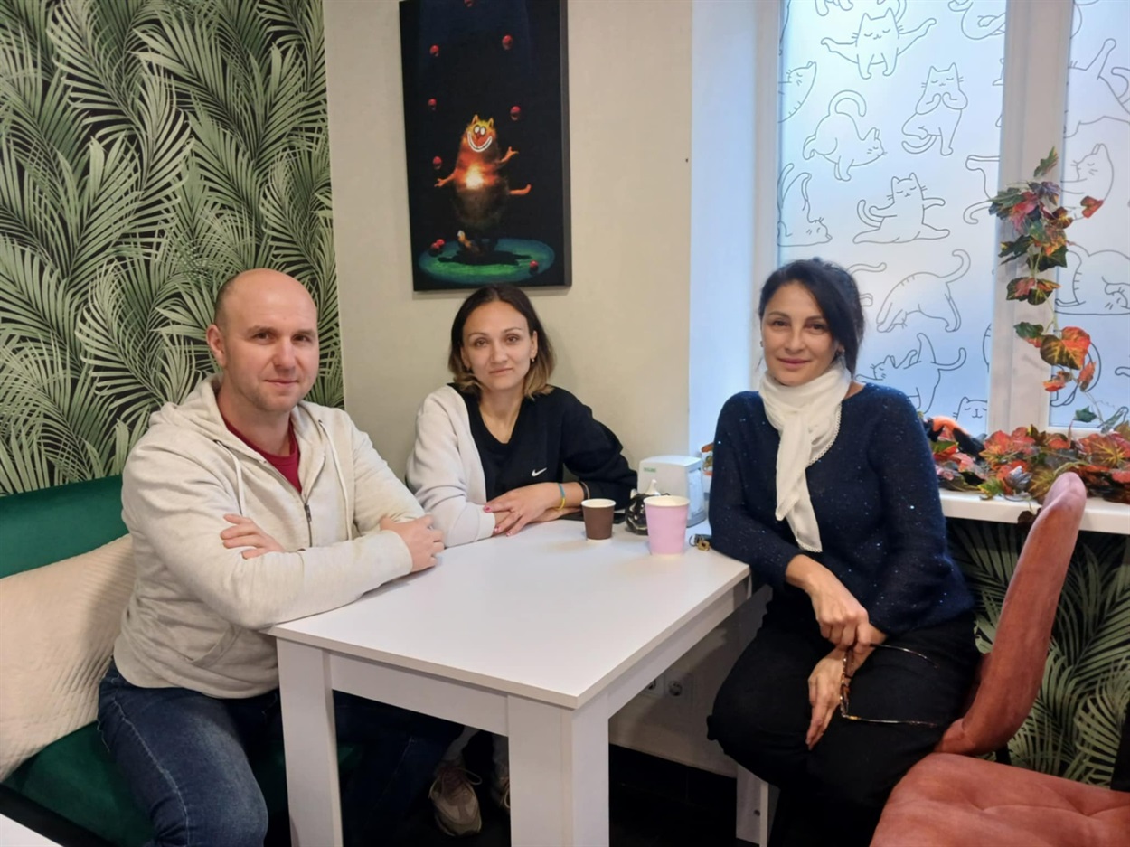 Юрій Галімон, Марина Журавльова та Наталія Клименко. КітКава у Первомайську