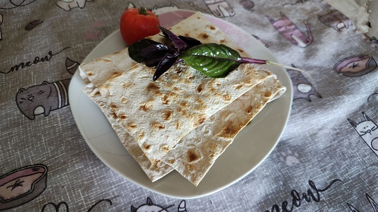 Лаваш із начинкою
