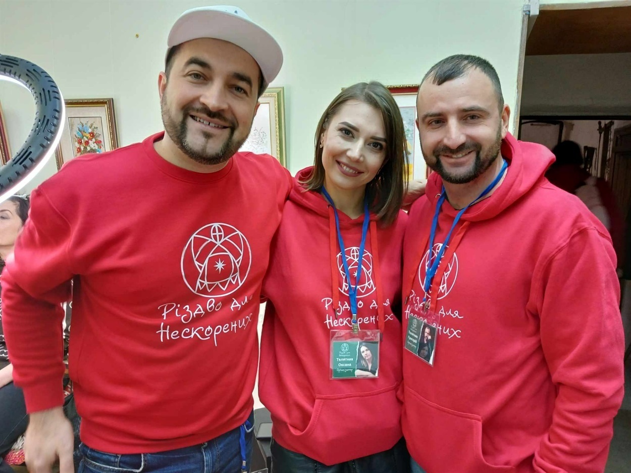 Олександр Висоцький, Оксана та Григорій Телятники