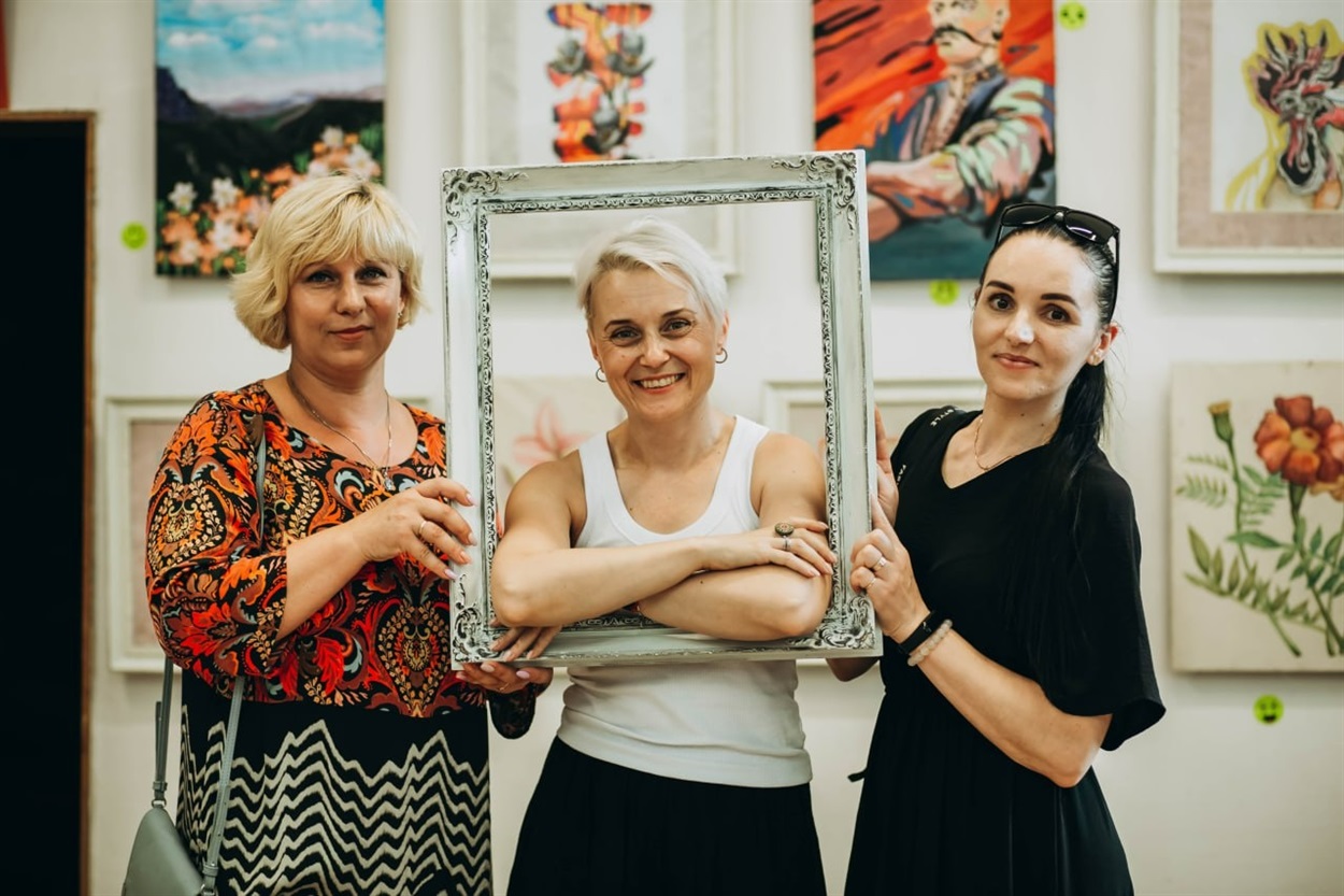 Катерина Баранюк у центрі