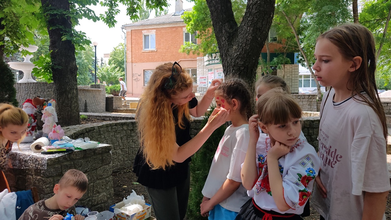 Цікавий захід триває