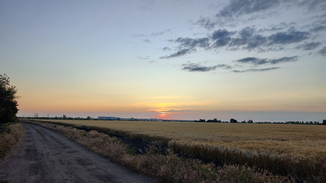 Сонце сідає