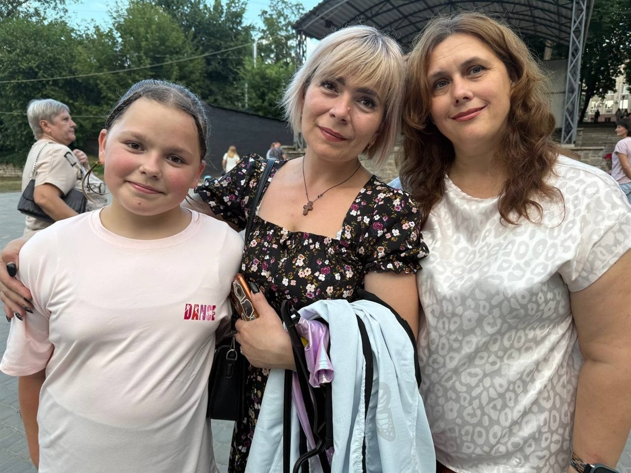 Марина Сметанюк в центрі