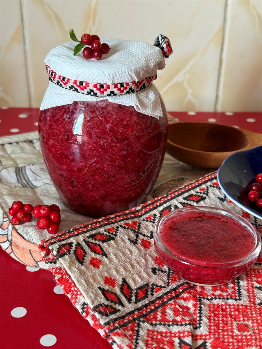 Брусниця перетерта з цукром