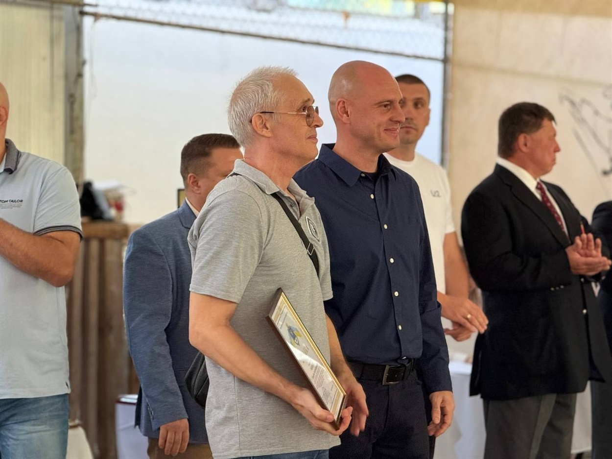Георгій Михеєв на першому плані