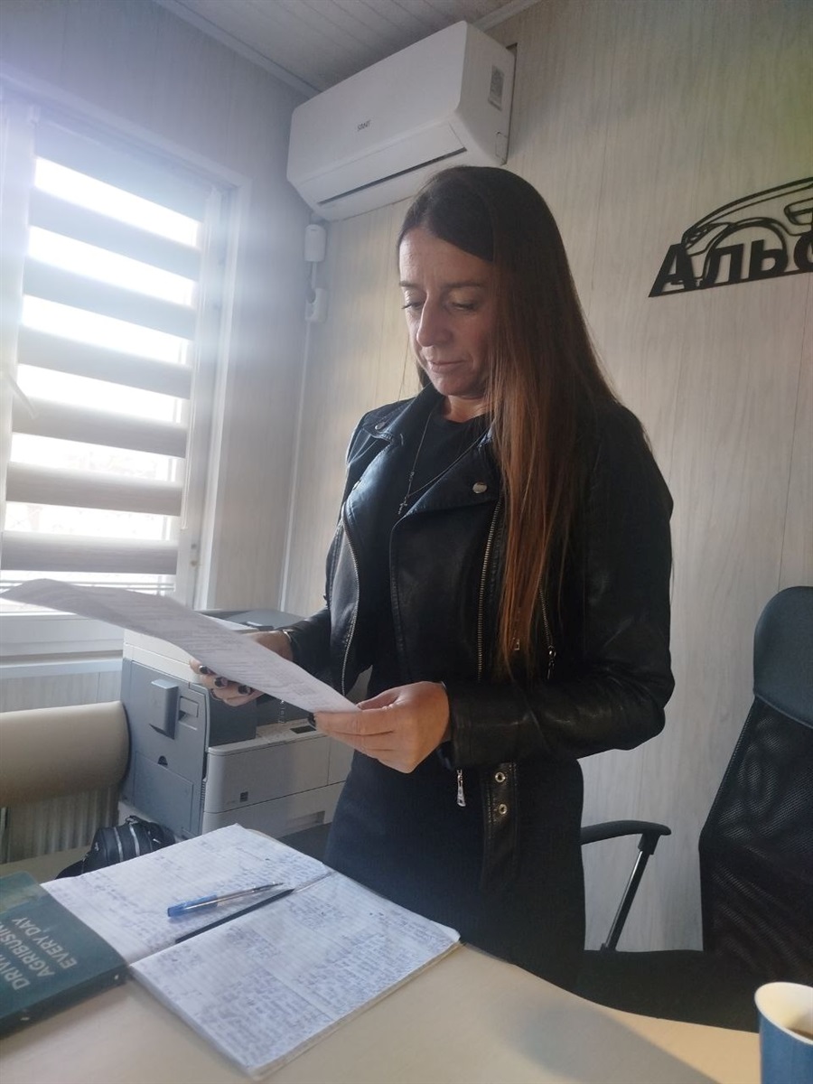 Головне — бажання та терпіння. Як у Первомайську проходить навчання майбутніх водіїв. Фоторепортаж