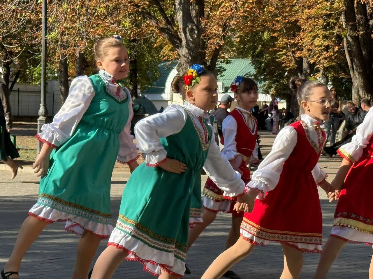 Танці, пісні, спогади — і війна: портрет фестивалю «Дружба», який пройшов у Миколаєві
