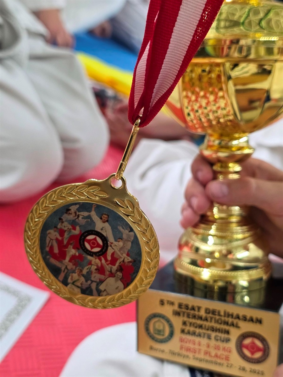 10 спортсменів, 9 медалей: Відкрита першість Туреччини для первомайських каратистів