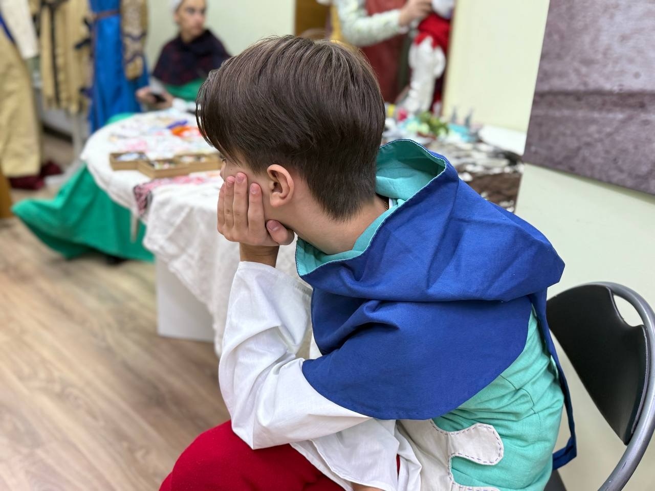 Брязкали обладунками, співали пісень та донатили захисникам. Вечір середньовіччя у музеї