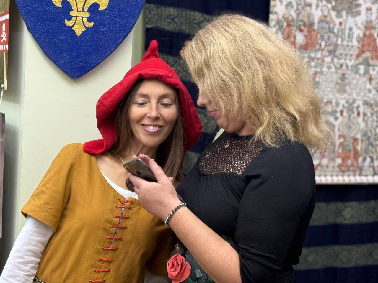 Брязкали обладунками, співали пісень та донатили захисникам. Вечір середньовіччя у музеї