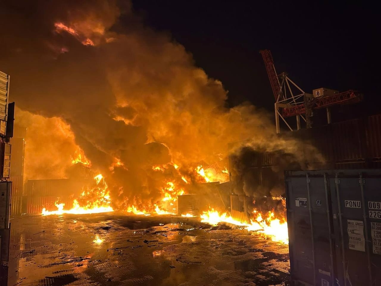 Нічна атака на Одещину: пожежі, поранені, знеструмлені будинки